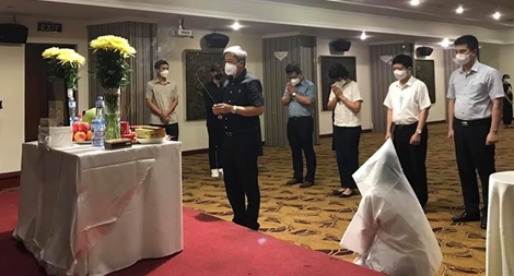 Lãnh đạo Bộ Y tế chia buồn, viếng vọng bố đẻ nữ sinh chống dịch tại TP Hồ Chí Minh